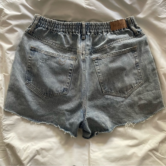 Show Me Your Mumu Tucson Shorts in Cloud Burst. Size 31 - Picture 6 of 11